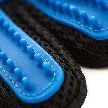 Cargar imagen en el visor de la galería, Guante de aseo para Mascotas - Marina Hogar